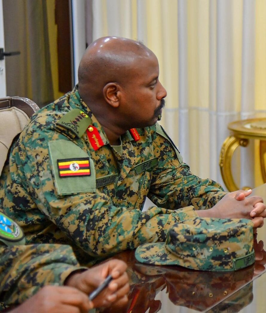 Nukuzana Bobi Wine ari muzima cyangwa ari umupfu/Gen Muhoozi Kainerugaba