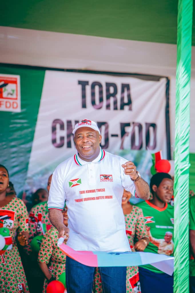 Perezida Evariste Ndayishimiye w’u Burundi yongeye kwibasira u Rwanda