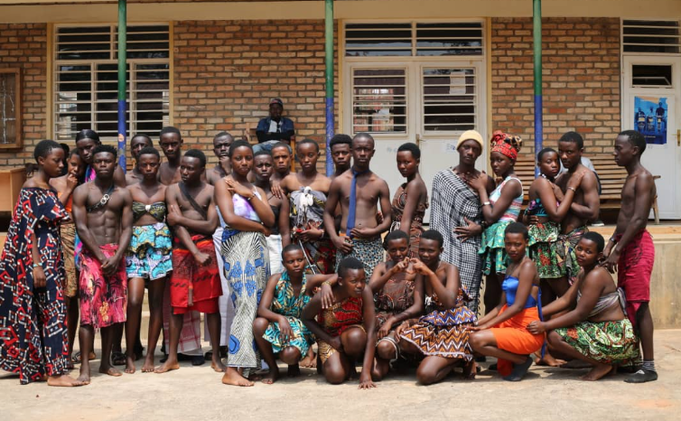 Huye: Abahanzi batangije gahunda “Uruhare rw’umuhanzi mu iterambere ry’igihugu”.