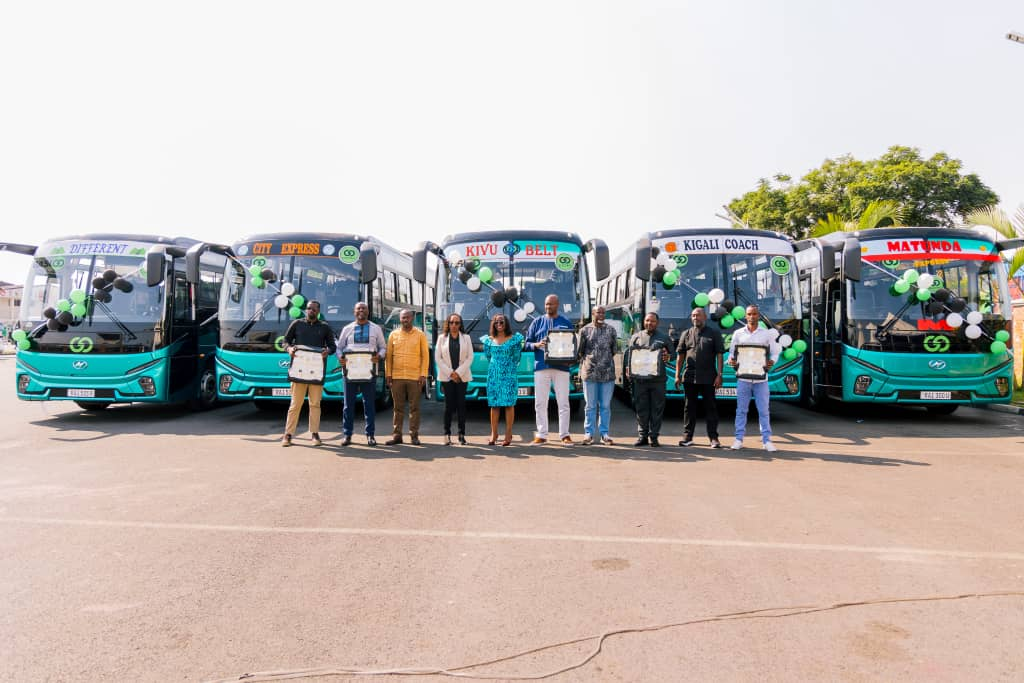 Rubavu:BasiGo yamuritse imodoka zikoresha amashanyaraza 100% zikagenda ibirometero 350 zisharijwe rimwe