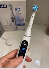 Uburoso bw’amenyo bwafashije umugore wo mu Bwongereza gufata umugabo we wamucaga inyuma.