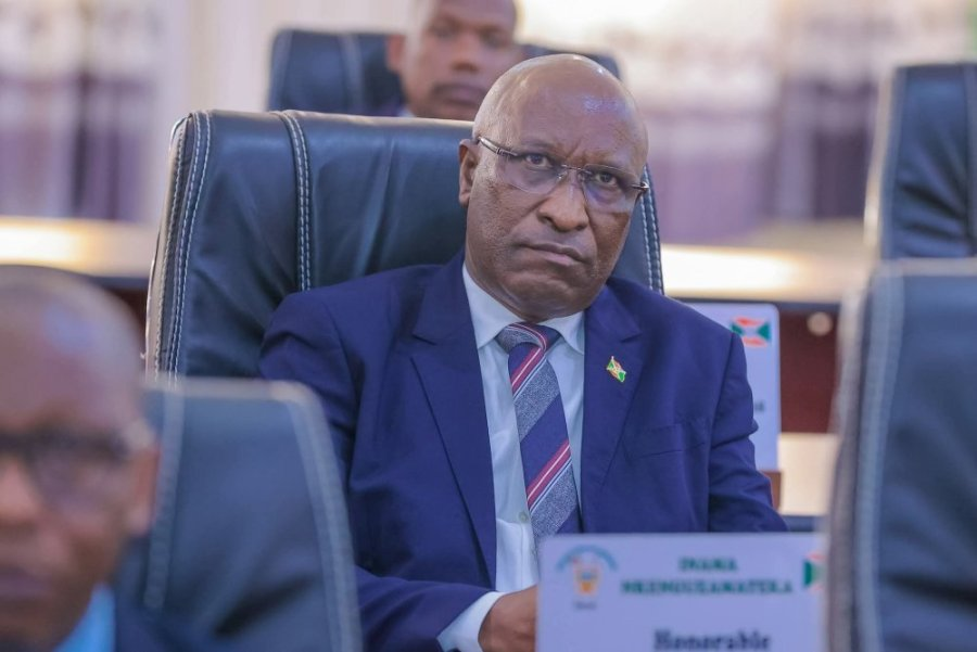 Minisitiri w’intebe w’u Burundi yahinduriwe imirimo