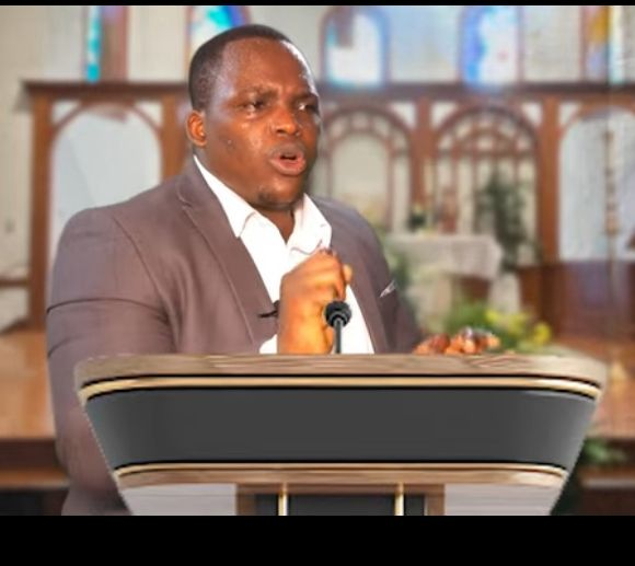 Bucyanayandi Emmanuel wiyita umuvugamutumwa wagaragaye ku mbuga nkoranyambaga atera abantu ubwoba yitwaje ubuhanuzi akabasaba gutanga amafaranga yatawe muri yombi